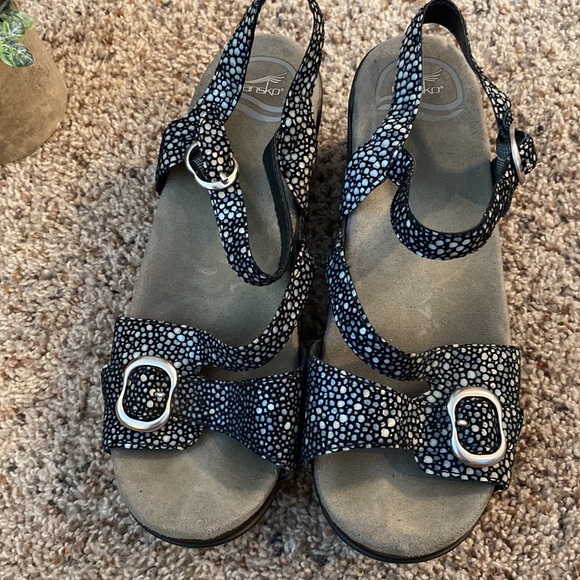 Dansko Heels - Picture 3 of 5
